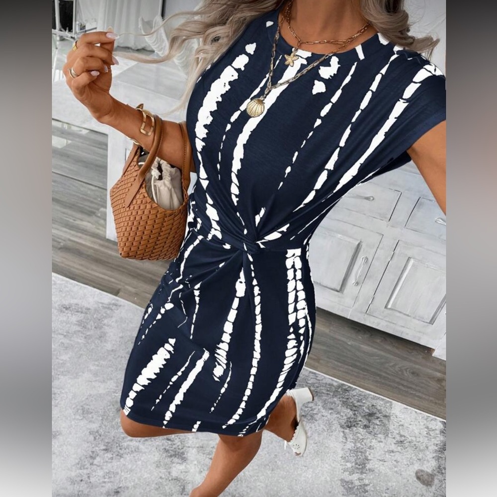 Classic Tie-Detailed Navy and White Tie-dye Printed Sheath Dress - Picture 3 of 7